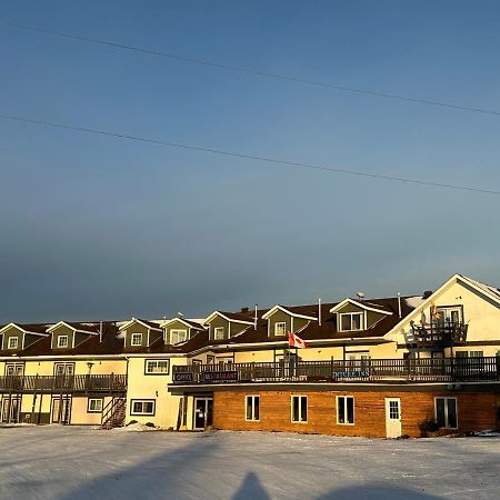 North Adventure Inn Cochrane Eksteriør bilde