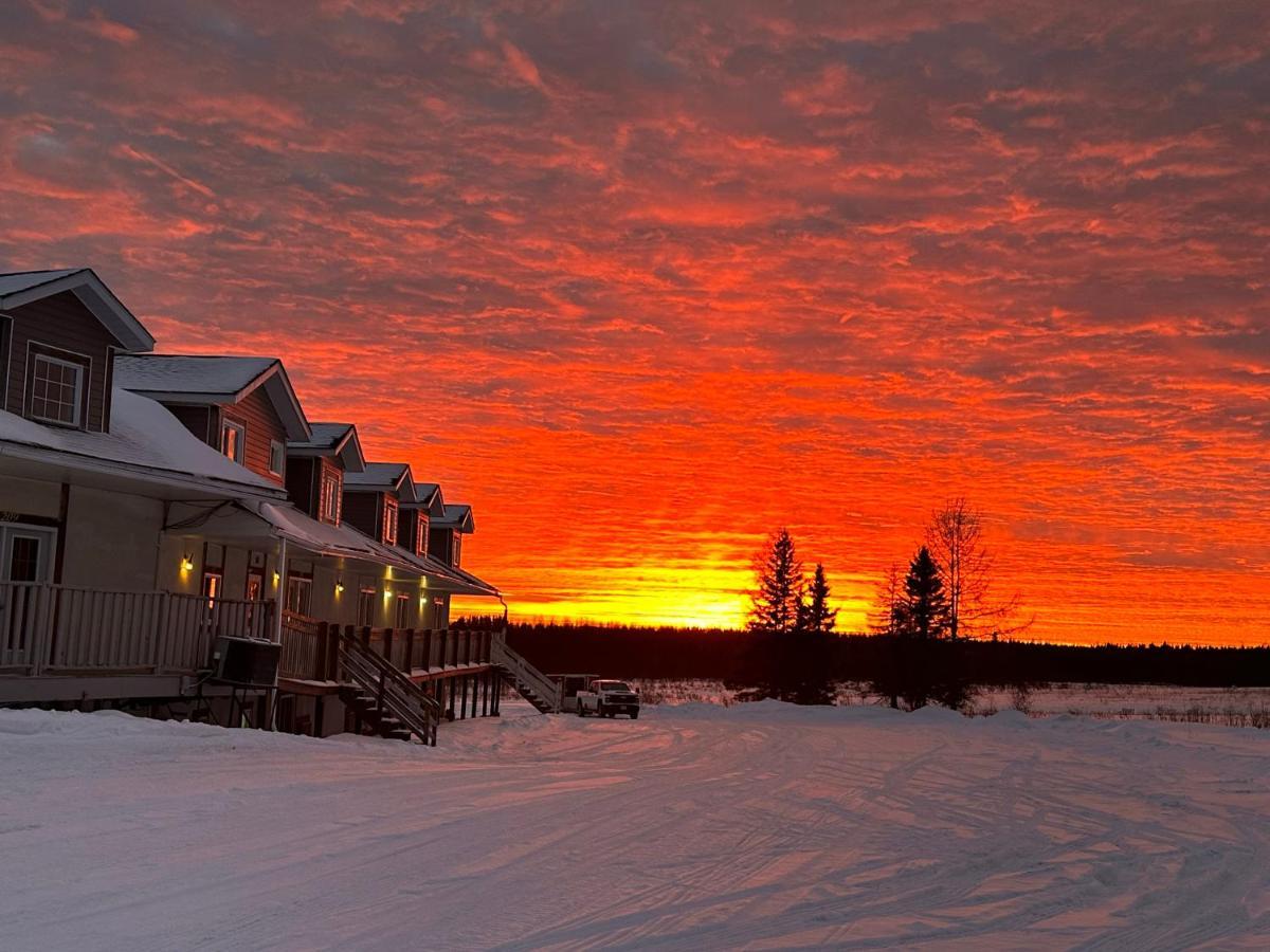 North Adventure Inn Cochrane Eksteriør bilde