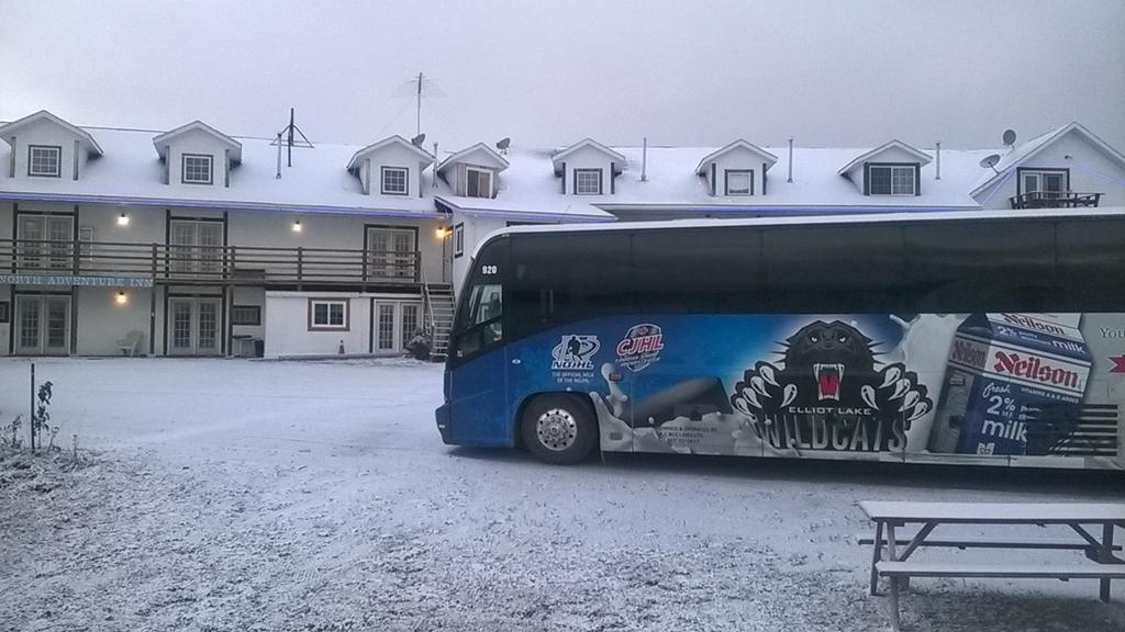 North Adventure Inn Cochrane Eksteriør bilde