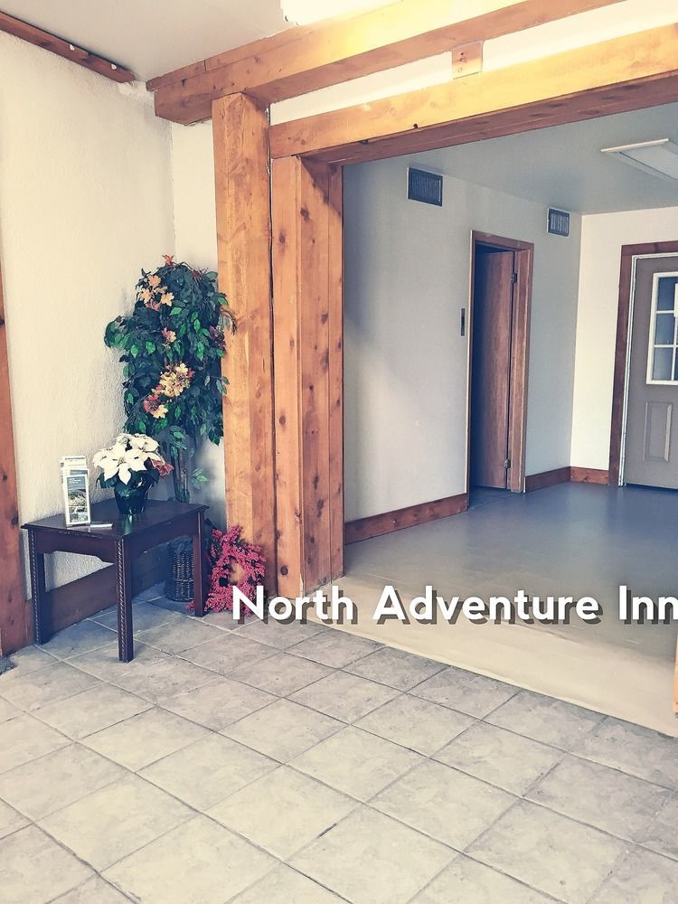 North Adventure Inn Cochrane Eksteriør bilde